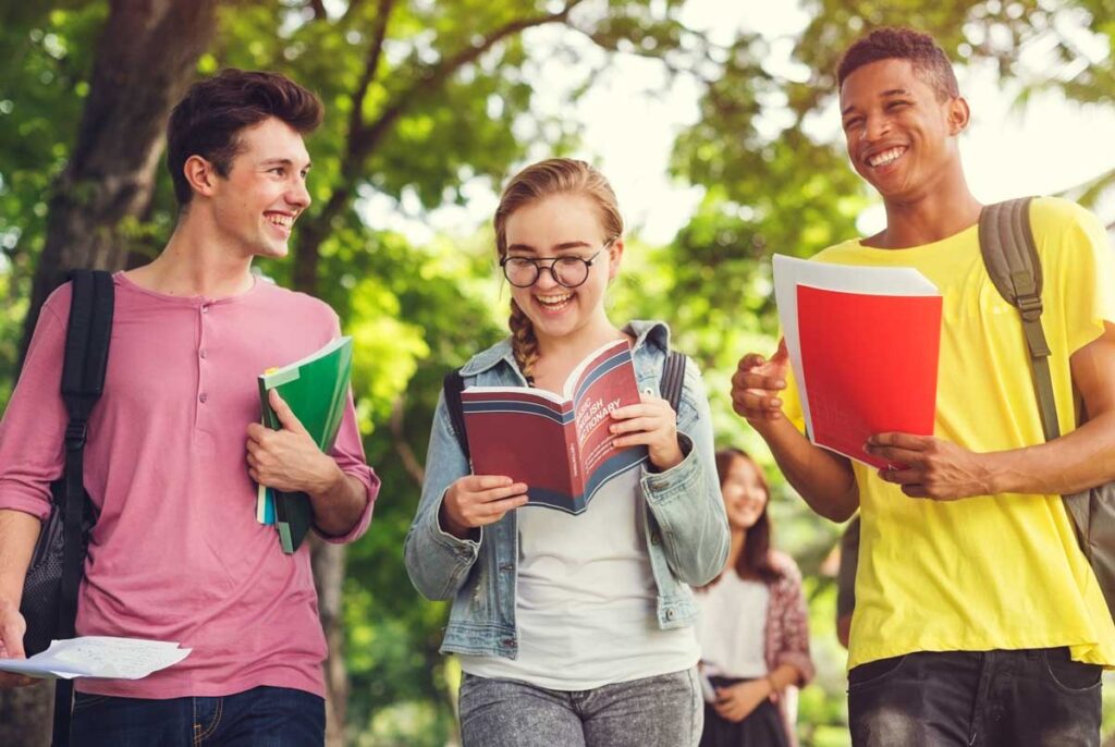 منحة جامعة نيشان تاشي